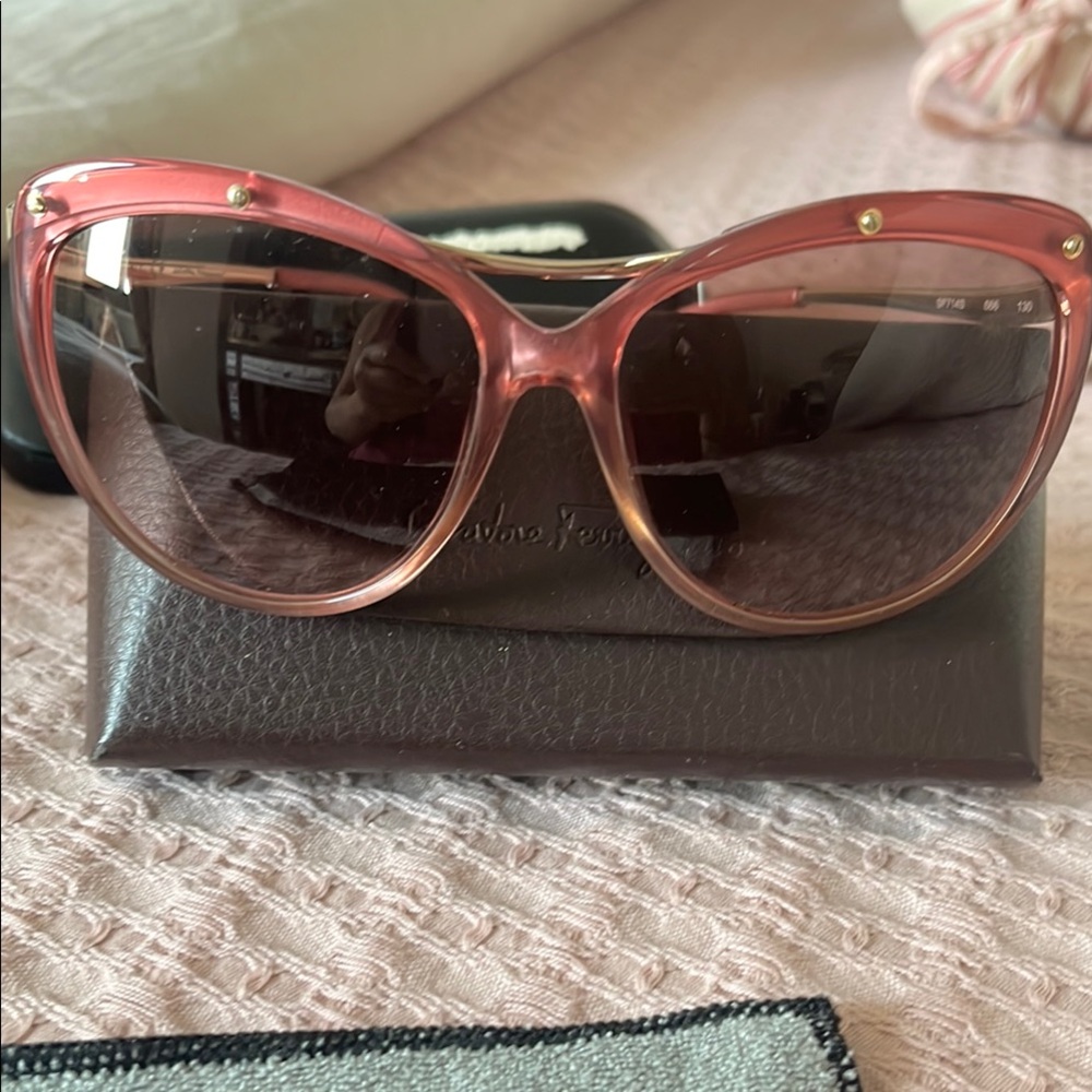 Salvatore Ferragamo Pink Sunglasses Modern Cat-Eye Design